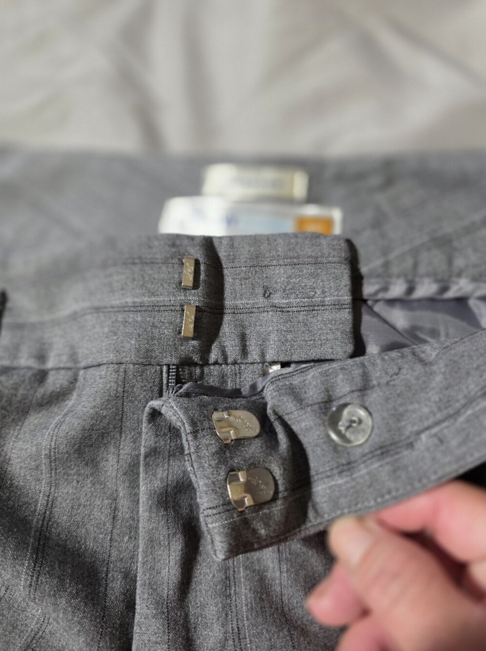Old Navy Gray Pinstripe Boot Cut Pants Women's Size 4 - Picture 7 of 7